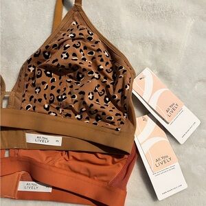 *New* Target Bras xl wire free Mesh Ribbed Reversable -White, tan, green, purple